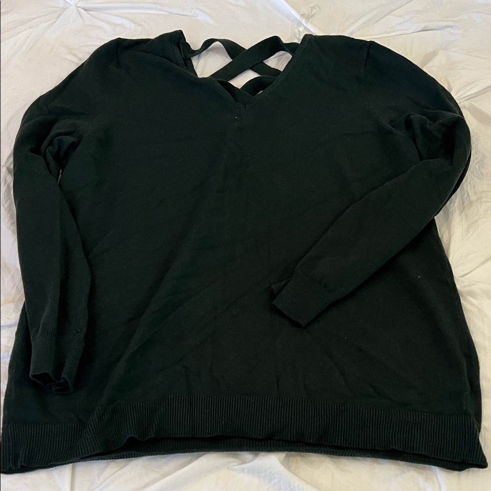 Chic Green V-Neck Sweater
